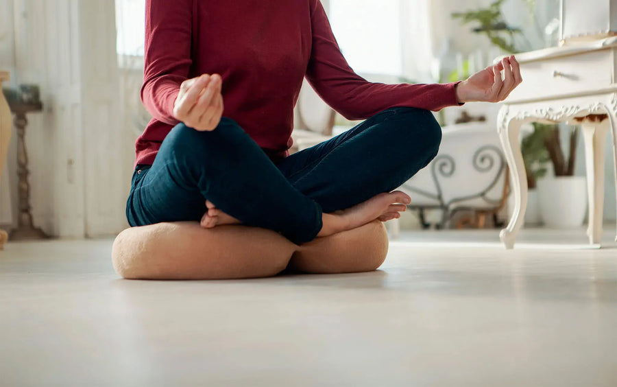 Meditálás alatt kiválóantámasztja a gerincoszlopot